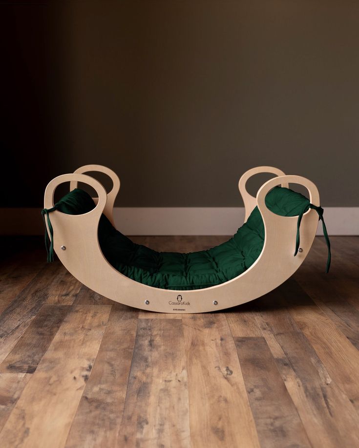 🍼 Montessori Ahşap Sallanabilir Çocuk Salıncağı – 80x45 cm Minder Dahil 🌿
