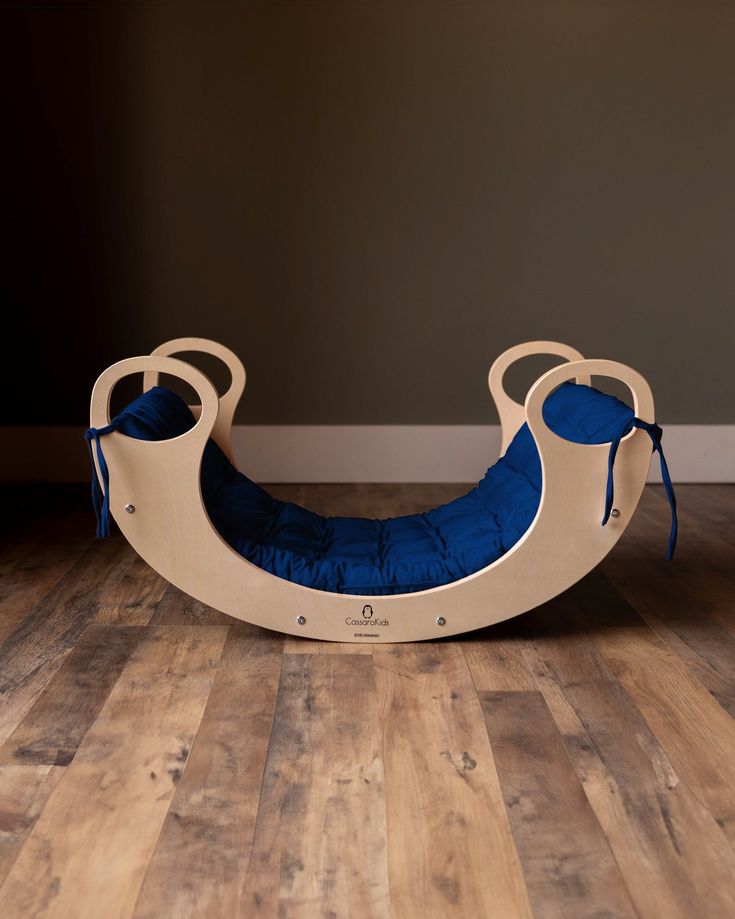 🍼 Montessori Ahşap Sallanabilir Çocuk Salıncağı – 80x45 cm Minder Dahil 🌿