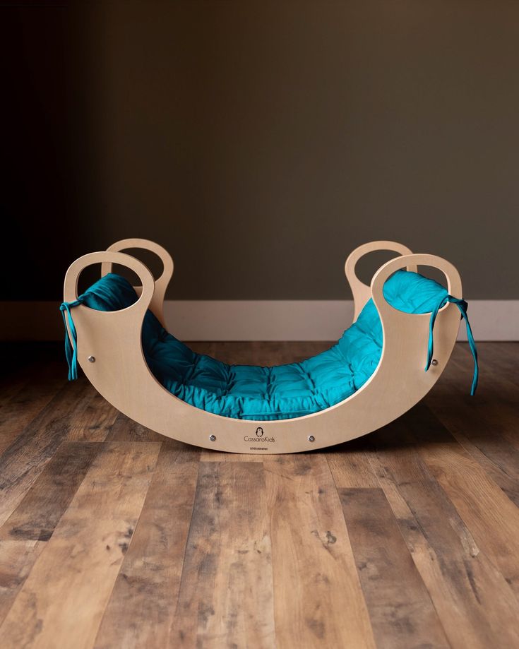 🍼 Montessori Ahşap Sallanabilir Çocuk Salıncağı – 80x45 cm Minder Dahil 🌿